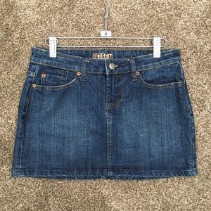 Bitten Denim Skirt sz 2 SJP Sarah Jessica Parker